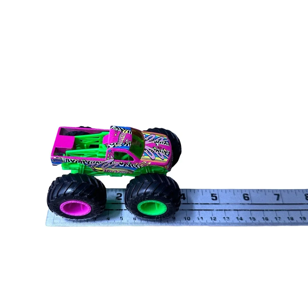 Hot Wheels Monster Truck‎ Torque Terror Purple Green Graffiti
